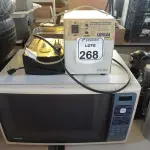 LOTE 268 - 01 MICRO-ONDAS S/ PRATO, 01 TRANSFORMADOR E 01 NOBREAK. (NO ESTADO) ATENÇÃO! FAZER A VISITAÇÃO ANTES DE ARREMATAR, NÃO SABEMOS SE FUNCIONA. LEILÃO NÃO TEM GARANTIA E NEM DEVOLUÇÃO, SUJEITO A POSSÍVEIS AVARIAS VISÍVEIS/OCULTAS E/OU AUSÊNCIA DE COMPONENTES.