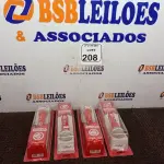LOTE 208 - 04 MICROFONES SEMI PROFISSIONAL. (NO ESTADO) ATENÇÃO! FAZER A VISITAÇÃO ANTES DE ARREMATAR, NÃO SABEMOS SE FUNCIONA. LEILÃO NÃO TEM GARANTIA E NEM DEVOLUÇÃO, SUJEITO A POSSÍVEIS AVARIAS VISÍVEIS/OCULTAS E/OU AUSÊNCIA DE COMPONENTES.