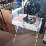 LOTE 222 - 01 TROCADOR PARA BEBÊ E 01 VENTILADOR. (NO ESTADO) ATENÇÃO! FAZER A VISITAÇÃO ANTES DE ARREMATAR, NÃO SABEMOS SE FUNCIONA. LEILÃO NÃO TEM GARANTIA E NEM DEVOLUÇÃO, SUJEITO A POSSÍVEIS AVARIAS VISÍVEIS/OCULTAS E/OU AUSÊNCIA DE COMPONENTES.