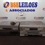 LOTE 144 - 04 APARELHOS DE VÍDEO TAPE MARCAS E MODELOS DIVERSOS. (NO ESTADO) ATENÇÃO! FAZER A VISITAÇÃO ANTES DE ARREMATAR, NÃO SABEMOS SE FUNCIONA. LEILÃO NÃO TEM GARANTIA E NEM DEVOLUÇÃO, SUJEITO A POSSÍVEIS AVARIAS VISÍVEIS/OCULTAS E/OU AUSÊNCIA DE COMPONENTES.