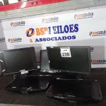 LOTE 238 - 05 MONITORES DIVERSOS PARA RETIRADAS DE PEÇAS.  (NO ESTADO) ATENÇÃO! FAZER A VISITAÇÃO ANTES DE ARREMATAR, NÃO SABEMOS SE FUNCIONA. LEILÃO NÃO TEM GARANTIA E NEM DEVOLUÇÃO, SUJEITO A POSSÍVEIS AVARIAS VISÍVEIS/OCULTAS E/OU AUSÊNCIA DE COMPONENTES.