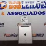 LOTE 003 - 01 IPAD 64GB SEM CARREGADOR. (NO ESTADO) ATENÇÃO! FAZER A VISITAÇÃO ANTES DE ARREMATAR, NÃO SABEMOS SE FUNCIONA. LEILÃO NÃO TEM GARANTIA E NEM DEVOLUÇÃO, SUJEITO A POSSÍVEIS AVARIAS VISÍVEIS/OCULTAS E/OU AUSÊNCIA DE COMPONENTES.