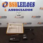 LOTE 039 - 01 BASE COM 01 MICROFONE SEM FIO MARCA KADOSH. (NO ESTADO) ATENÇÃO! FAZER A VISITAÇÃO ANTES DE ARREMATAR, NÃO SABEMOS SE FUNCIONA. LEILÃO NÃO TEM GARANTIA E NEM DEVOLUÇÃO, SUJEITO A POSSÍVEIS AVARIAS VISÍVEIS/OCULTAS E/OU AUSÊNCIA DE COMPONENTES.