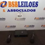 LOTE 037 - 01 BASE COM 02 MICROFONES LAPELA. (NO ESTADO) ATENÇÃO! FAZER A VISITAÇÃO ANTES DE ARREMATAR, NÃO SABEMOS SE FUNCIONA. LEILÃO NÃO TEM GARANTIA E NEM DEVOLUÇÃO, SUJEITO A POSSÍVEIS AVARIAS VISÍVEIS/OCULTAS E/OU AUSÊNCIA DE COMPONENTES.