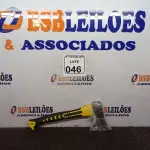 LOTE 046 - 01 MACHADINHA DE METAL COM CABO AMARELO. (NOVO) (NO ESTADO) ATENÇÃO! FAZER A VISITAÇÃO ANTES DE ARREMATAR, NÃO SABEMOS SE FUNCIONA. LEILÃO NÃO TEM GARANTIA E NEM DEVOLUÇÃO, SUJEITO A POSSÍVEIS AVARIAS VISÍVEIS/OCULTAS E/OU AUSÊNCIA DE COMPONENTES.
