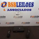 LOTE 037 - 01 BASE COM 02 MICROFONES LAPELA. (NO ESTADO) ATENÇÃO! FAZER A VISITAÇÃO ANTES DE ARREMATAR, NÃO SABEMOS SE FUNCIONA. LEILÃO NÃO TEM GARANTIA E NEM DEVOLUÇÃO, SUJEITO A POSSÍVEIS AVARIAS VISÍVEIS/OCULTAS E/OU AUSÊNCIA DE COMPONENTES.