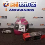 LOTE 079 - 01 CHAPINHA, 01 MÁQUINA PARA CORTAR CABELO E 01 CAPACETE FEMININO PARA MOTO. (NO ESTADO) ATENÇÃO! FAZER A VISITAÇÃO ANTES DE ARREMATAR, NÃO SABEMOS SE FUNCIONA. LEILÃO NÃO TEM GARANTIA E NEM DEVOLUÇÃO, SUJEITO A POSSÍVEIS AVARIAS VISÍVEIS/OCULTAS E/OU AUSÊNCIA DE COMPONENTES.