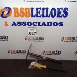 LOTE 087 - 01 MARTELO COM CABO EMBORRACHADO DE 27 MM E 01 SACHO PARA JARDINAGEM. (NO ESTADO) ATENÇÃO! FAZER A VISITAÇÃO ANTES DE ARREMATAR, NÃO SABEMOS SE FUNCIONA. LEILÃO NÃO TEM GARANTIA E NEM DEVOLUÇÃO, SUJEITO A POSSÍVEIS AVARIAS VISÍVEIS/OCULTAS E/OU AUSÊNCIA DE COMPONENTES.