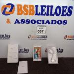 LOTE 037 - 01 IPHONE 6S PLUS COM CARREGADOR. (NO ESTADO) ATENÇÃO! FAZER A VISITAÇÃO ANTES DE ARREMATAR, NÃO SABEMOS SE FUNCIONA. LEILÃO NÃO TEM GARANTIA E NEM DEVOLUÇÃO, SUJEITO A POSSÍVEIS AVARIAS VISÍVEIS/OCULTAS E/OU AUSÊNCIA DE COMPONENTES.
