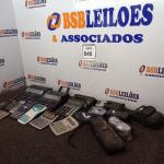 LOTE 040 - 11 CALCULADORAS DIVERSAS, 05 MAQUINAS FOTOGRÁFICAS ANALÓGICAS E 01 DIGITAL. (NO ESTADO) ATENÇÃO! FAZER A VISITAÇÃO ANTES DE ARREMATAR, NÃO SABEMOS SE FUNCIONA. LEILÃO NÃO TEM GARANTIA E NEM DEVOLUÇÃO, SUJEITO A POSSÍVEIS AVARIAS VISÍVEIS/OCULTAS E/OU AUSÊNCIA DE COMPONENTES.