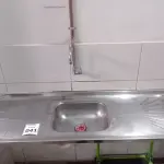 LOTE 041 - 01 PIA EM INOX 1,50CM X 0,53CM COM TORNEIRA. (NO ESTADO) ATENÇÃO! FAZER A VISITAÇÃO ANTES DE ARREMATAR, NÃO SABEMOS SE FUNCIONA. LEILÃO NÃO TEM GARANTIA E NEM DEVOLUÇÃO, SUJEITO A POSSÍVEIS AVARIAS VISÍVEIS/OCULTAS E/OU AUSÊNCIA DE COMPONENTES.