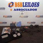LOTE 085 - 01 FONE DE OUVIDO C/CARREGADOR MARCA BOSE, 01 APARELHO PALM E 01 CALCULADORA. (NO ESTADO) ATENÇÃO! FAZER A VISITAÇÃO ANTES DE ARREMATAR, NÃO SABEMOS SE FUNCIONA. LEILÃO NÃO TEM GARANTIA E NEM DEVOLUÇÃO, SUJEITO A POSSÍVEIS AVARIAS VISÍVEIS/OCULTAS E/OU AUSÊNCIA DE COMPONENTES.