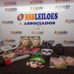 LOTE 073 - 01 LOTE COM ADEREÇOS PARA FANTASIA. (NO ESTADO) ATENÇÃO! FAZER A VISITAÇÃO ANTES DE ARREMATAR, NÃO SABEMOS SE FUNCIONA. LEILÃO NÃO TEM GARANTIA E NEM DEVOLUÇÃO, SUJEITO A POSSÍVEIS AVARIAS VISÍVEIS/OCULTAS E/OU AUSÊNCIA DE COMPONENTES.