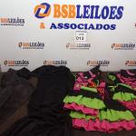 LOTE 013 - 03 VESTIDOS DE BRUXINHA, SENDO 02 COM ACESSÓRIOS COMPLETOS TAMANHO M E 01 FANTASIA MORTIÇA COM CAPA E LENÇO TAMANHO P. (NOVO) (NO ESTADO) ATENÇÃO! FAZER A VISITAÇÃO ANTES DE ARREMATAR, NÃO SABEMOS SE FUNCIONA. LEILÃO NÃO TEM GARANTIA E NEM DEVOLUÇÃO, SUJEITO A POSSÍVEIS AVARIAS VISÍVEIS/OCULTAS E/OU AUSÊNCIA DE COMPONENTES.