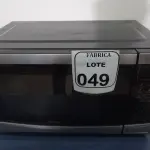 LOTE 049 - 01 MICRO-ONDAS PHILCO 220VOLTS.  (NO ESTADO) ATENÇÃO! FAZER A VISITAÇÃO ANTES DE ARREMATAR, NÃO SABEMOS SE FUNCIONA. LEILÃO NÃO TEM GARANTIA E NEM DEVOLUÇÃO, SUJEITO A POSSÍVEIS AVARIAS VISÍVEIS/OCULTAS E/OU AUSÊNCIA DE COMPONENTES.