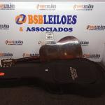 LOTE 091 - 01 VIOLÃO SEM CORDAS COM CAPA MARCA GIANNINE. (NO ESTADO) ATENÇÃO! FAZER A VISITAÇÃO ANTES DE ARREMATAR, NÃO SABEMOS SE FUNCIONA. LEILÃO NÃO TEM GARANTIA E NEM DEVOLUÇÃO, SUJEITO A POSSÍVEIS AVARIAS VISÍVEIS/OCULTAS E/OU AUSÊNCIA DE COMPONENTES.