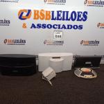 LOTE 035 - 04 CAIXAS DE SOM BASE PORTÁTIL.  (NO ESTADO) ATENÇÃO! FAZER A VISITAÇÃO ANTES DE ARREMATAR, NÃO SABEMOS SE FUNCIONA. LEILÃO NÃO TEM GARANTIA E NEM DEVOLUÇÃO, SUJEITO A POSSÍVEIS AVARIAS VISÍVEIS/OCULTAS E/OU AUSÊNCIA DE COMPONENTES.