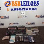 LOTE 040 - 11 CALCULADORAS DIVERSAS, 05 MAQUINAS FOTOGRÁFICAS ANALÓGICAS E 01 DIGITAL. (NO ESTADO) ATENÇÃO! FAZER A VISITAÇÃO ANTES DE ARREMATAR, NÃO SABEMOS SE FUNCIONA. LEILÃO NÃO TEM GARANTIA E NEM DEVOLUÇÃO, SUJEITO A POSSÍVEIS AVARIAS VISÍVEIS/OCULTAS E/OU AUSÊNCIA DE COMPONENTES.
