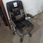 LOTE 018 - 01 CADEIRA GIRATÓRIA PARA ESCRITÓRIO. (NO ESTADO) ATENÇÃO! FAZER A VISITAÇÃO ANTES DE ARREMATAR, NÃO SABEMOS SE FUNCIONA. LEILÃO NÃO TEM GARANTIA E NEM DEVOLUÇÃO, SUJEITO A POSSÍVEIS AVARIAS VISÍVEIS/OCULTAS E/OU AUSÊNCIA DE COMPONENTES.