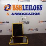 LOTE 065 - 01 TABLET MARCA POSITIVO E 01 IPAD 64GB APPLE AMBOS SEM CARREGADOR.  NO ESTADO) ATENÇÃO! FAZER A VISITAÇÃO ANTES DE ARREMATAR, NÃO SABEMOS SE FUNCIONA. LEILÃO NÃO TEM GARANTIA E NEM DEVOLUÇÃO, SUJEITO A POSSÍVEIS AVARIAS VISÍVEIS/OCULTAS E/OU AUSÊNCIA DE COMPONENTES.