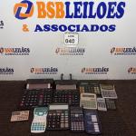 LOTE 040 - 11 CALCULADORAS DIVERSAS, 05 MAQUINAS FOTOGRÁFICAS ANALÓGICAS E 01 DIGITAL. (NO ESTADO) ATENÇÃO! FAZER A VISITAÇÃO ANTES DE ARREMATAR, NÃO SABEMOS SE FUNCIONA. LEILÃO NÃO TEM GARANTIA E NEM DEVOLUÇÃO, SUJEITO A POSSÍVEIS AVARIAS VISÍVEIS/OCULTAS E/OU AUSÊNCIA DE COMPONENTES.