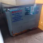 LOTE 479 - 01 BALCÃO EM L EM MADEIRA. (NO ESTADO) ATENÇÃO! FAZER A VISITAÇÃO ANTES DE ARREMATAR, NÃO SABEMOS SE FUNCIONA. LEILÃO NÃO TEM GARANTIA E NEM DEVOLUÇÃO, SUJEITO A POSSÍVEIS AVARIAS VISÍVEIS/OCULTAS E/OU AUSÊNCIA DE COMPONENTES.