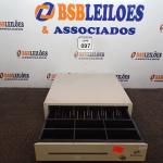 LOTE 097 - 01 CAIXA REGISTRADORA MARCA BEMATECH. (NO ESTADO) ATENÇÃO! FAZER A VISITAÇÃO ANTES DE ARREMATAR, NÃO SABEMOS SE FUNCIONA. LEILÃO NÃO TEM GARANTIA E NEM DEVOLUÇÃO, SUJEITO A POSSÍVEIS AVARIAS VISÍVEIS/OCULTAS E/OU AUSÊNCIA DE COMPONENTES.