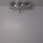 LOTE 042 - 01 CÂMARA FRIA COM UNIDADE CONDENSADORA (APROXIMADAMENTE 3,5X4X2,5M). (NO ESTADO) ATENÇÃO! FAZER A VISITAÇÃO ANTES DE ARREMATAR, NÃO SABEMOS SE FUNCIONA. LEILÃO NÃO TEM GARANTIA E NEM DEVOLUÇÃO, SUJEITO A POSSÍVEIS AVARIAS VISÍVEIS/OCULTAS E/OU AUSÊNCIA DE COMPONENTES.