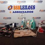 LOTE 024 - 05 FERROS DE PASSAR, 01 VAPORIZADOR, 01 MANTA TERMOSTÁTICA E 01 CINTA.  (NO ESTADO) ATENÇÃO! FAZER A VISITAÇÃO ANTES DE ARREMATAR, NÃO SABEMOS SE FUNCIONA. LEILÃO NÃO TEM GARANTIA E NEM DEVOLUÇÃO, SUJEITO A POSSÍVEIS AVARIAS VISÍVEIS/OCULTAS E/OU AUSÊNCIA DE COMPONENTES.