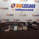 LOTE 040 - 11 CALCULADORAS DIVERSAS, 05 MAQUINAS FOTOGRÁFICAS ANALÓGICAS E 01 DIGITAL. (NO ESTADO) ATENÇÃO! FAZER A VISITAÇÃO ANTES DE ARREMATAR, NÃO SABEMOS SE FUNCIONA. LEILÃO NÃO TEM GARANTIA E NEM DEVOLUÇÃO, SUJEITO A POSSÍVEIS AVARIAS VISÍVEIS/OCULTAS E/OU AUSÊNCIA DE COMPONENTES.