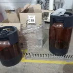 LOTE 019 - 02 BOMBONAS EM PLÁSTICO PARA XAROPE. (NO ESTADO) ATENÇÃO! FAZER A VISITAÇÃO ANTES DE ARREMATAR, NÃO SABEMOS SE FUNCIONA. LEILÃO NÃO TEM GARANTIA E NEM DEVOLUÇÃO, SUJEITO A POSSÍVEIS AVARIAS VISÍVEIS/OCULTAS E/OU AUSÊNCIA DE COMPONENTES.