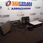 LOTE 048 - 01 PAR DE CAIXINHAS DE SOM PARA PC, 04 CAIXAS DE SOM BASE PORTÁTIL E 02 FONTES. (NO ESTADO) ATENÇÃO! FAZER A VISITAÇÃO ANTES DE ARREMATAR, NÃO SABEMOS SE FUNCIONA. LEILÃO NÃO TEM GARANTIA E NEM DEVOLUÇÃO, SUJEITO A POSSÍVEIS AVARIAS VISÍVEIS/OCULTAS E/OU AUSÊNCIA DE COMPONENTES.