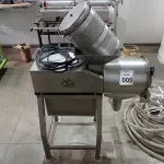 LOTE 005 - 01 DESPOLPADEIRA DE FRUTAS INOX MODELO MDP_500 ,500KG/HORA 03 CAVALOS MAX MACHINE.  (NO ESTADO) ATENÇÃO! FAZER A VISITAÇÃO ANTES DE ARREMATAR, NÃO SABEMOS SE FUNCIONA. LEILÃO NÃO TEM GARANTIA E NEM DEVOLUÇÃO, SUJEITO A POSSÍVEIS AVARIAS VISÍVEIS/OCULTAS E/OU AUSÊNCIA DE COMPONENTES.