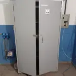 LOTE 039 - 01 ARMÁRIO DE AÇO 2 PORTAS. (NO ESTADO) ATENÇÃO! FAZER A VISITAÇÃO ANTES DE ARREMATAR, NÃO SABEMOS SE FUNCIONA. LEILÃO NÃO TEM GARANTIA E NEM DEVOLUÇÃO, SUJEITO A POSSÍVEIS AVARIAS VISÍVEIS/OCULTAS E/OU AUSÊNCIA DE COMPONENTES.