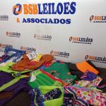 LOTE 050 - 01 LOTE COM FANTASIAS DIVERSAS E 01 MEIA SAPATILHA N 21/22. (NO ESTADO) ATENÇÃO! FAZER A VISITAÇÃO ANTES DE ARREMATAR, NÃO SABEMOS SE FUNCIONA. LEILÃO NÃO TEM GARANTIA E NEM DEVOLUÇÃO, SUJEITO A POSSÍVEIS AVARIAS VISÍVEIS/OCULTAS E/OU AUSÊNCIA DE COMPONENTES.