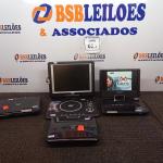 LOTE 027 - 04 DVD’S PLAYER PORTÁTIL, SENDO 01 MARCA BAK E 03 MOX. (NO ESTADO) ATENÇÃO! FAZER A VISITAÇÃO ANTES DE ARREMATAR, NÃO SABEMOS SE FUNCIONA. LEILÃO NÃO TEM GARANTIA E NEM DEVOLUÇÃO, SUJEITO A POSSÍVEIS AVARIAS VISÍVEIS/OCULTAS E/OU AUSÊNCIA DE COMPONENTES.