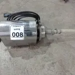 LOTE 008 - 01 BOMBA ALIMENTÍCIA SANITÁRIAS EM INOX 304 05CV ,2500LITROS /HORA INDUPROPIL. (NO ESTADO) ATENÇÃO! FAZER A VISITAÇÃO ANTES DE ARREMATAR, NÃO SABEMOS SE FUNCIONA. LEILÃO NÃO TEM GARANTIA E NEM DEVOLUÇÃO, SUJEITO A POSSÍVEIS AVARIAS VISÍVEIS/OCULTAS E/OU AUSÊNCIA DE COMPONENTES.