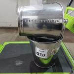 LOTE 010 - 02 BALDES SEM INOX. (NO ESTADO) ATENÇÃO! FAZER A VISITAÇÃO ANTES DE ARREMATAR, NÃO SABEMOS SE FUNCIONA. LEILÃO NÃO TEM GARANTIA E NEM DEVOLUÇÃO, SUJEITO A POSSÍVEIS AVARIAS VISÍVEIS/OCULTAS E/OU AUSÊNCIA DE COMPONENTES.