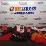 LOTE 012 - 03 VESTIDOS DE FANTASIA TAMANHO P E ACESSÓRIOS DIVERSOS. (NOVO) (NO ESTADO) ATENÇÃO! FAZER A VISITAÇÃO ANTES DE ARREMATAR, NÃO SABEMOS SE FUNCIONA. LEILÃO NÃO TEM GARANTIA E NEM DEVOLUÇÃO, SUJEITO A POSSÍVEIS AVARIAS VISÍVEIS/OCULTAS E/OU AUSÊNCIA DE COMPONENTES.