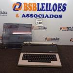 LOTE 180 - 01 MÁQUINA DE ESCREVER ELÉTRICA OLIVETTE ET PERSONAL 50. (NO ESTADO) ATENÇÃO! FAZER A VISITAÇÃO ANTES DE ARREMATAR, NÃO SABEMOS SE FUNCIONA. LEILÃO NÃO TEM GARANTIA E NEM DEVOLUÇÃO, SUJEITO A POSSÍVEIS AVARIAS VISÍVEIS/OCULTAS E/OU AUSÊNCIA DE COMPONENTES.