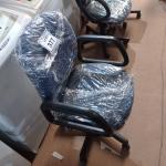 LOTE 377 -  01 CADEIRA GIRATÓRIA PARA ESCRITÓRIO. (NO ESTADO) ATENÇÃO! FAZER A VISITAÇÃO ANTES DE ARREMATAR, NÃO SABEMOS SE FUNCIONA. LEILÃO NÃO TEM GARANTIA E NEM DEVOLUÇÃO, SUJEITO A POSSÍVEIS AVARIAS VISÍVEIS/OCULTAS E/OU AUSÊNCIA DE COMPONENTES.