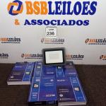 LOTE 236 - 05 REFLETORES DE LED AMBIENTE EXTERNO 100W CADA(NOVO). (NO ESTADO) ATENÇÃO! FAZER A VISITAÇÃO ANTES DE ARREMATAR, NÃO SABEMOS SE FUNCIONA. LEILÃO NÃO TEM GARANTIA E NEM DEVOLUÇÃO, SUJEITO A POSSÍVEIS AVARIAS VISÍVEIS/OCULTAS E/OU AUSÊNCIA DE COMPONENTES.