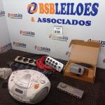 LOTE 336 -  01 RADIO, 02 FILTROS DE LINHA, 01 SELETOR AV, TOMADA INDUSTRIAL CABOS. (NO ESTADO) ATENÇÃO! FAZER A VISITAÇÃO ANTES DE ARREMATAR, NÃO SABEMOS SE FUNCIONA. LEILÃO NÃO TEM GARANTIA E NEM DEVOLUÇÃO, SUJEITO A POSSÍVEIS AVARIAS VISÍVEIS/OCULTAS E/OU AUSÊNCIA DE COMPONENTES.