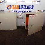 LOTE 158 - 02 QUADROS ELÉTRICOS. (NO ESTADO) ATENÇÃO! FAZER A VISITAÇÃO ANTES DE ARREMATAR, NÃO SABEMOS SE FUNCIONA. LEILÃO NÃO TEM GARANTIA E NEM DEVOLUÇÃO, SUJEITO A POSSÍVEIS AVARIAS VISÍVEIS/OCULTAS E/OU AUSÊNCIA DE COMPONENTES.