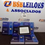 LOTE 166 - 05 REFLETORES DE LED AMBIENTE EXTERNO 100W CADA. (NOVO). (NO ESTADO) ATENÇÃO! FAZER A VISITAÇÃO ANTES DE ARREMATAR, NÃO SABEMOS SE FUNCIONA. LEILÃO NÃO TEM GARANTIA E NEM DEVOLUÇÃO, SUJEITO A POSSÍVEIS AVARIAS VISÍVEIS/OCULTAS E/OU AUSÊNCIA DE COMPONENTES.