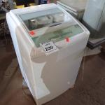 LOTE 230 -  01 MÁQUINA DE LAVAR ROUPAS BRASTEMP 6KG 220VOLTS. (NO ESTADO) ATENÇÃO! FAZER A VISITAÇÃO ANTES DE ARREMATAR, NÃO SABEMOS SE FUNCIONA. LEILÃO NÃO TEM GARANTIA E NEM DEVOLUÇÃO, SUJEITO A POSSÍVEIS AVARIAS VISÍVEIS/OCULTAS E/OU AUSÊNCIA DE COMPONENTES.