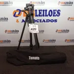 LOTE 420 - 01 TRIPÉ P/CÂMERA FOTOGRÁFICA MARCA TOMATE MODELO MTG-3016. (NO ESTADO) ATENÇÃO! FAZER A VISITAÇÃO ANTES DE ARREMATAR, NÃO SABEMOS SE FUNCIONA. LEILÃO NÃO TEM GARANTIA E NEM DEVOLUÇÃO, SUJEITO A POSSÍVEIS AVARIAS VISÍVEIS/OCULTAS E/OU AUSÊNCIA DE COMPONENTES.