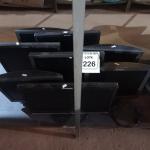 LOTE 226 - 08 MONITORES LCD MARCAS E MODELOS DIVERSOS. (NO ESTADO) ATENÇÃO! FAZER A VISITAÇÃO ANTES DE ARREMATAR, NÃO SABEMOS SE FUNCIONA. LEILÃO NÃO TEM GARANTIA E NEM DEVOLUÇÃO, SUJEITO A POSSÍVEIS AVARIAS VISÍVEIS/OCULTAS E/OU AUSÊNCIA DE COMPONENTES.