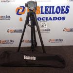 LOTE 207 - 01 TRIPÉ PARA CÂMERA TOMATE MTG-3016. (NO ESTADO) ATENÇÃO! FAZER A VISITAÇÃO ANTES DE ARREMATAR, NÃO SABEMOS SE FUNCIONA. LEILÃO NÃO TEM GARANTIA E NEM DEVOLUÇÃO, SUJEITO A POSSÍVEIS AVARIAS VISÍVEIS/OCULTAS E/OU AUSÊNCIA DE COMPONENTES.
