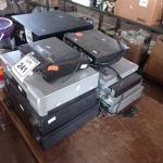 LOTE 241 - 01 LOTE COM APARELHOS VHS E DVD’S DIVERSOS.  (NO ESTADO) ATENÇÃO! FAZER A VISITAÇÃO ANTES DE ARREMATAR, NÃO SABEMOS SE FUNCIONA. LEILÃO NÃO TEM GARANTIA E NEM DEVOLUÇÃO, SUJEITO A POSSÍVEIS AVARIAS VISÍVEIS/OCULTAS E/OU AUSÊNCIA DE COMPONENTES.
